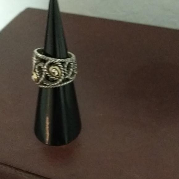 Gorgeous swirl ring - Picture 2 of 2